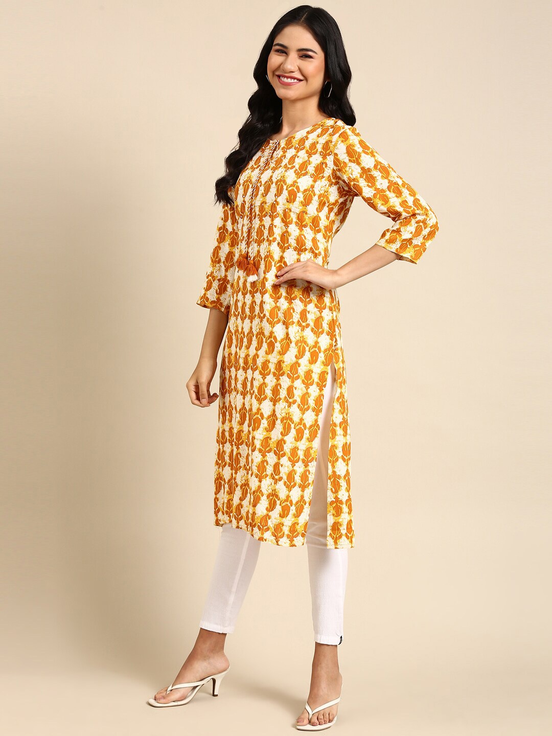 

SHOWOFF Paisley Chanderi Cotton Printed Kurta, Off white