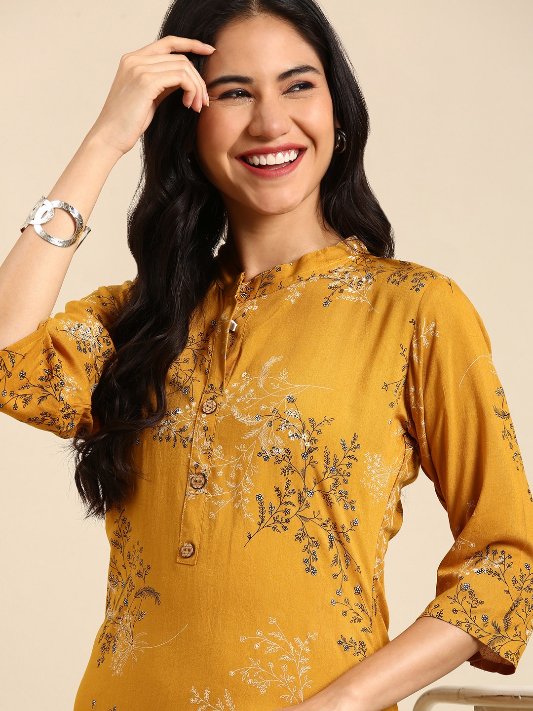 

SHOWOFF Mandarin Collar Floral Printed Kurta, Mustard