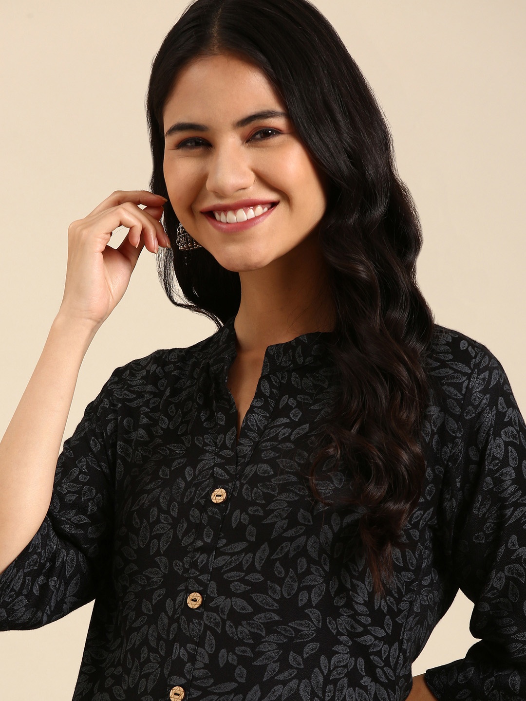 

SHOWOFF Women Black & Grey Floral Printed Floral Kurta