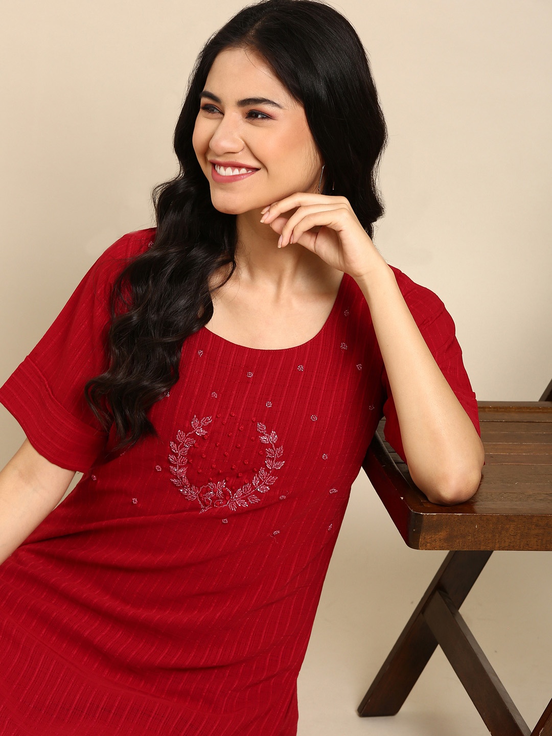 

SHOWOFF Women Maroon Floral Embroidered Georgette Kurta
