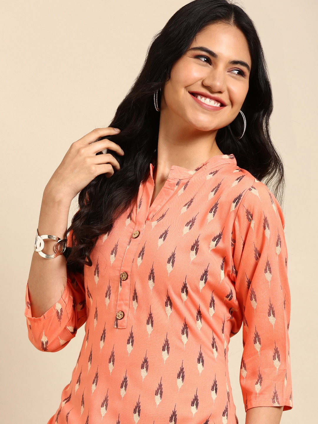 

SHOWOFF Geometric Printed Mandarin Collar Kurta, Peach