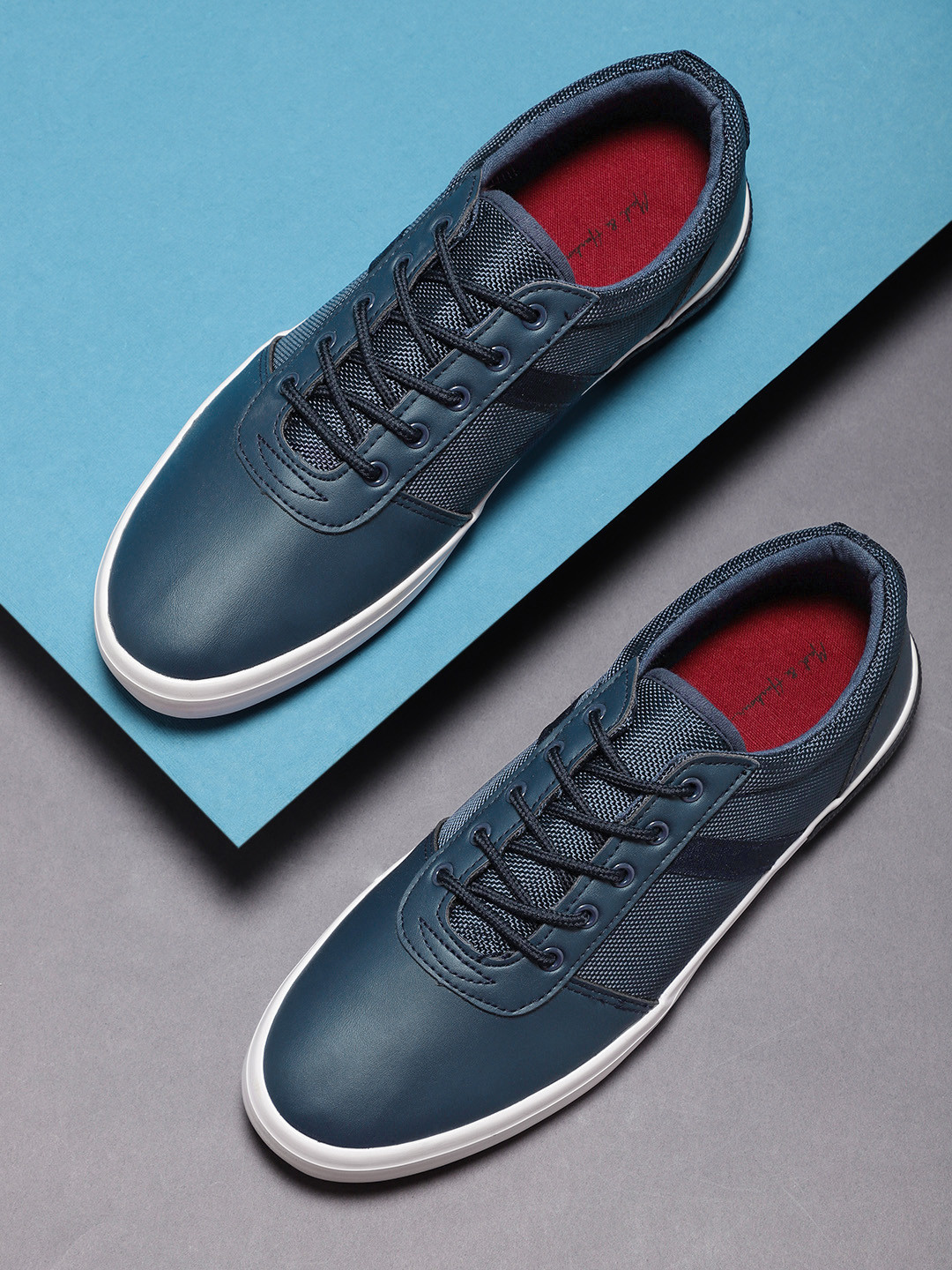 

Mast & Harbour Men Navy Sneakers, Navy blue