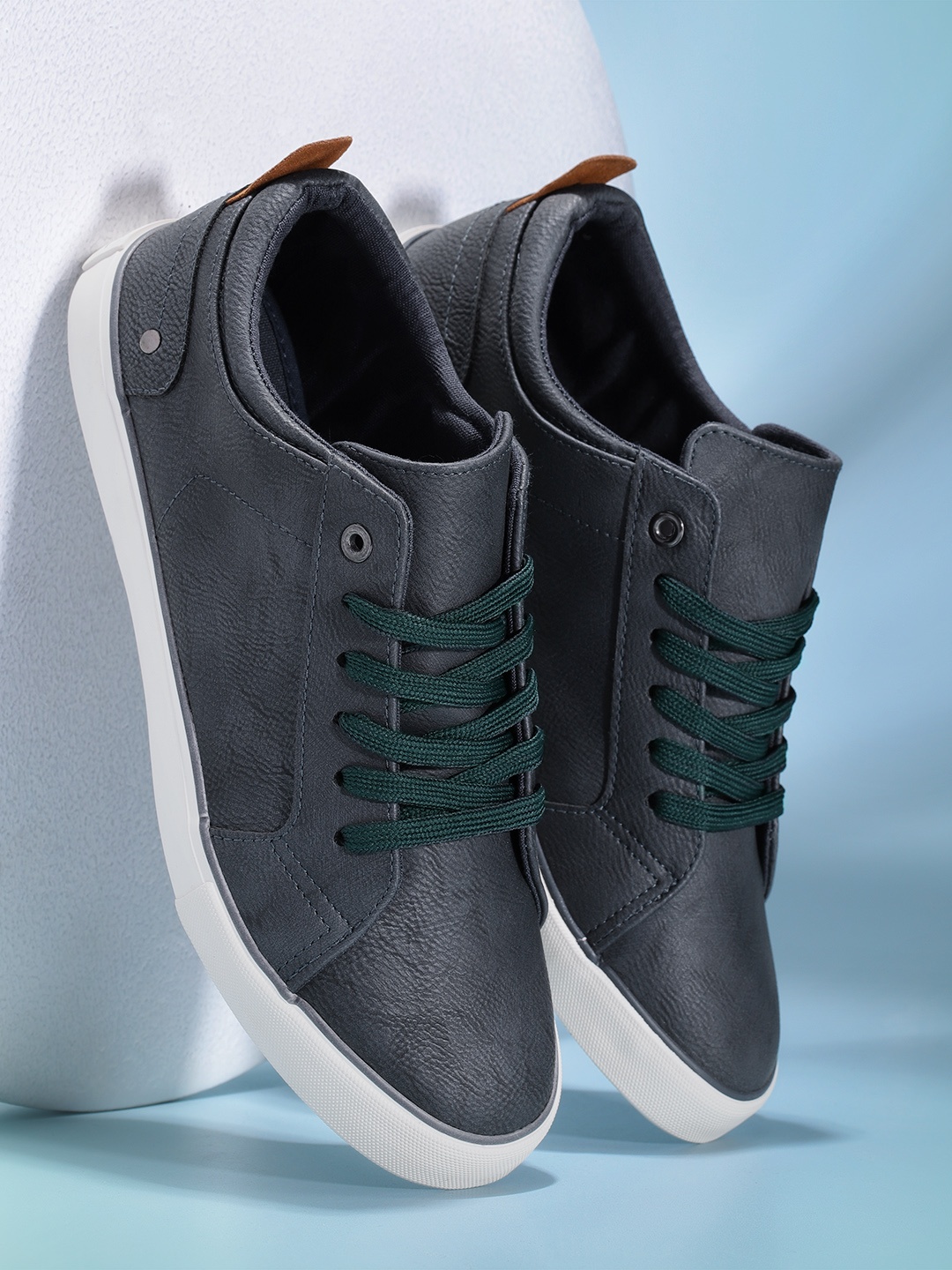 

Mast & Harbour Men Navy Sneakers, Navy blue