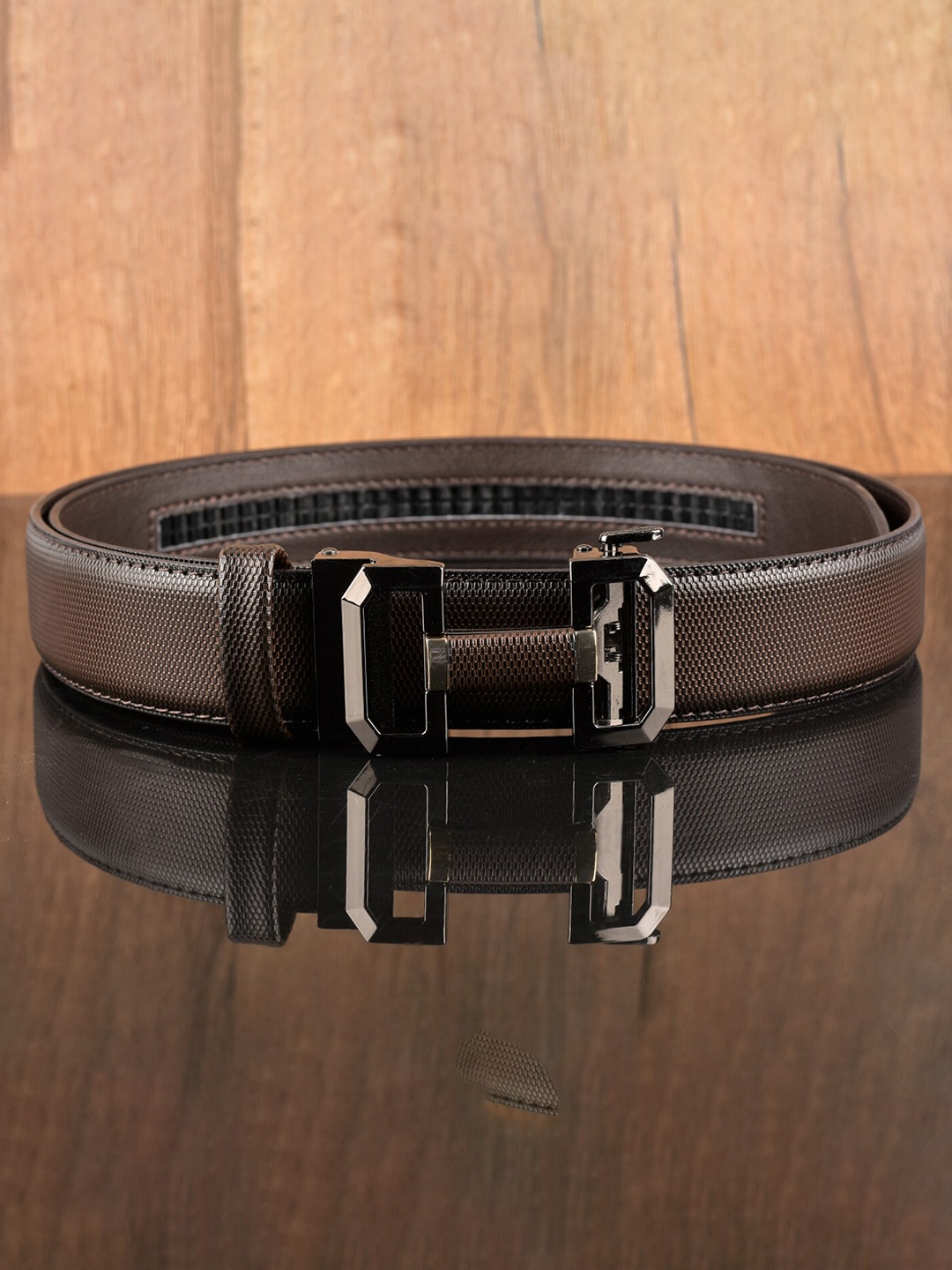 

BuckleUp Men Brown Textured Belt