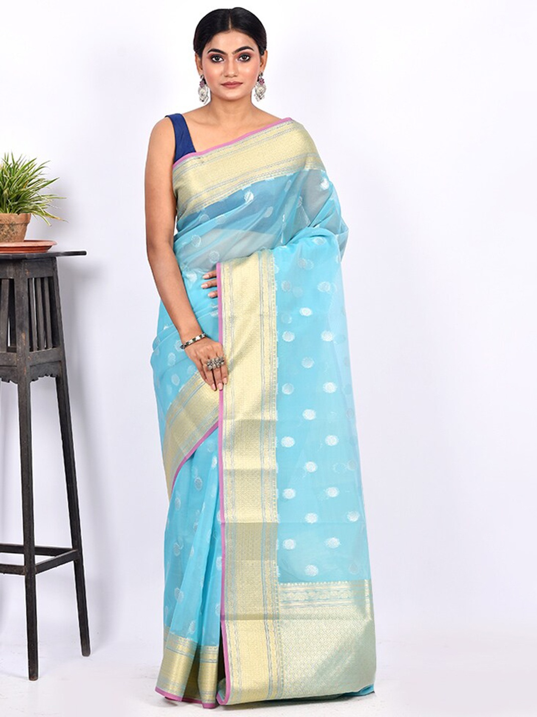 

AllSilks Blue & Gold-Toned Woven Design Zari Kora Silk Cotton Saree