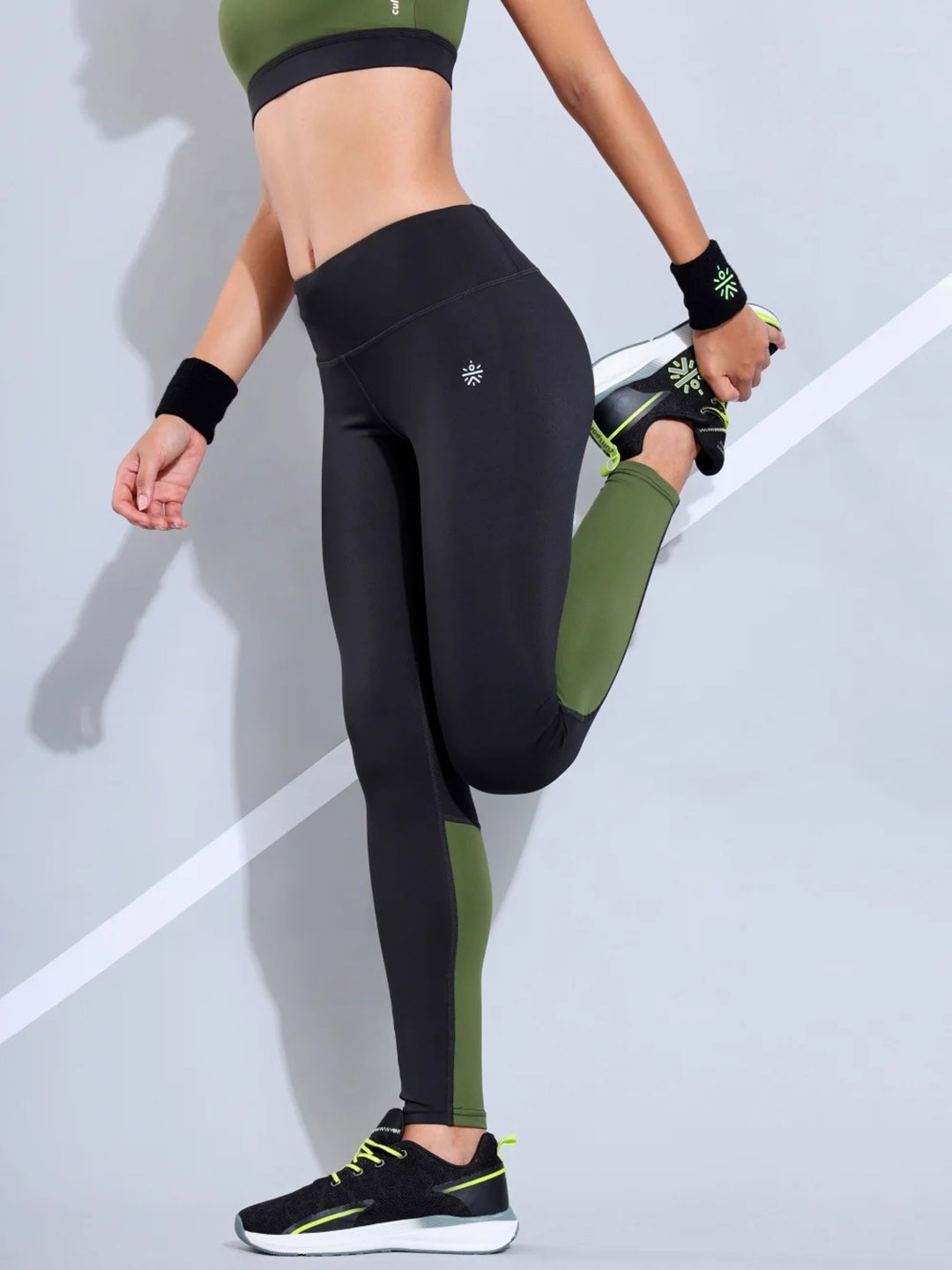 

Cultsport Women Black & Olive Green Absolute Fit Sports Tights