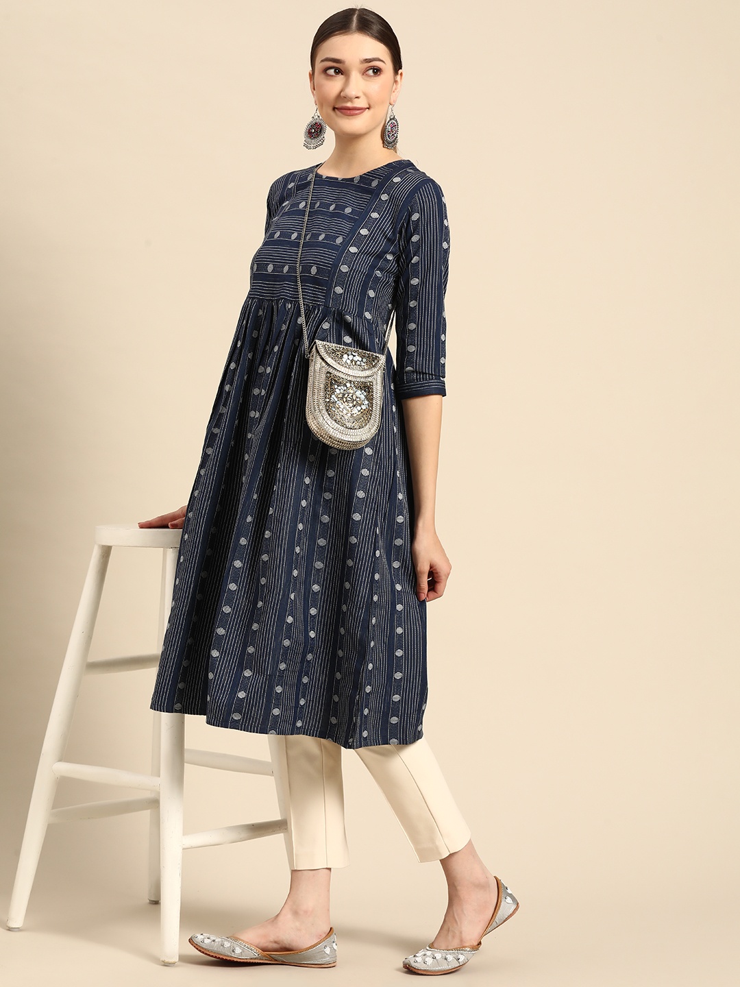 

Sangria Women Navy Blue & Off White Striped Kurta