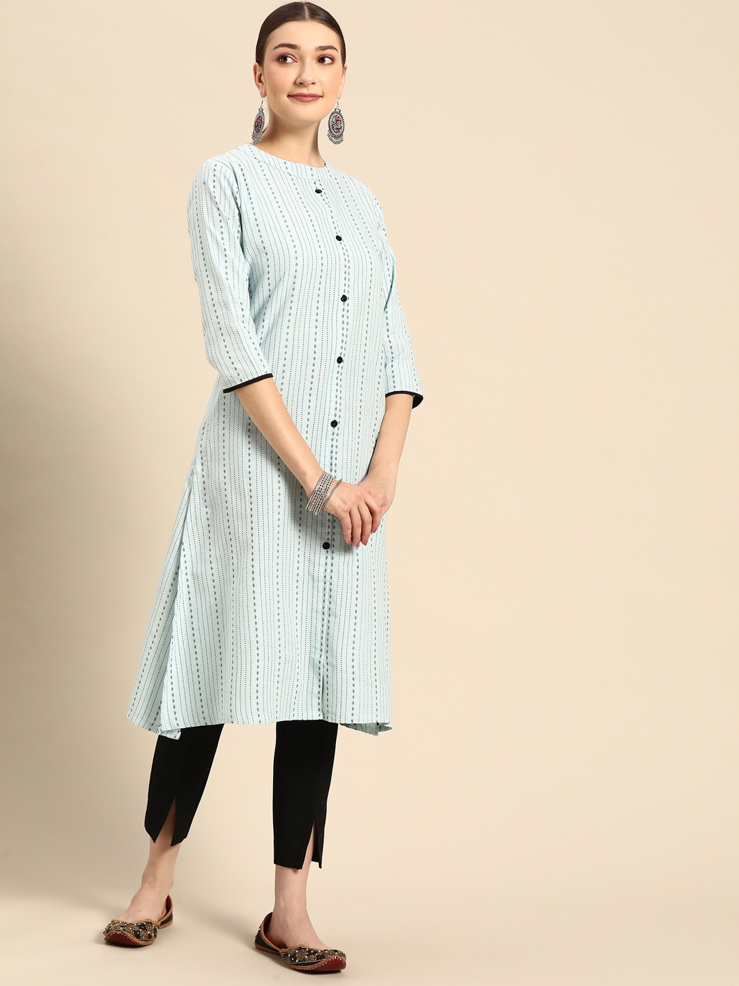 

Sangria Women Blue Striped Thread Work Kurta