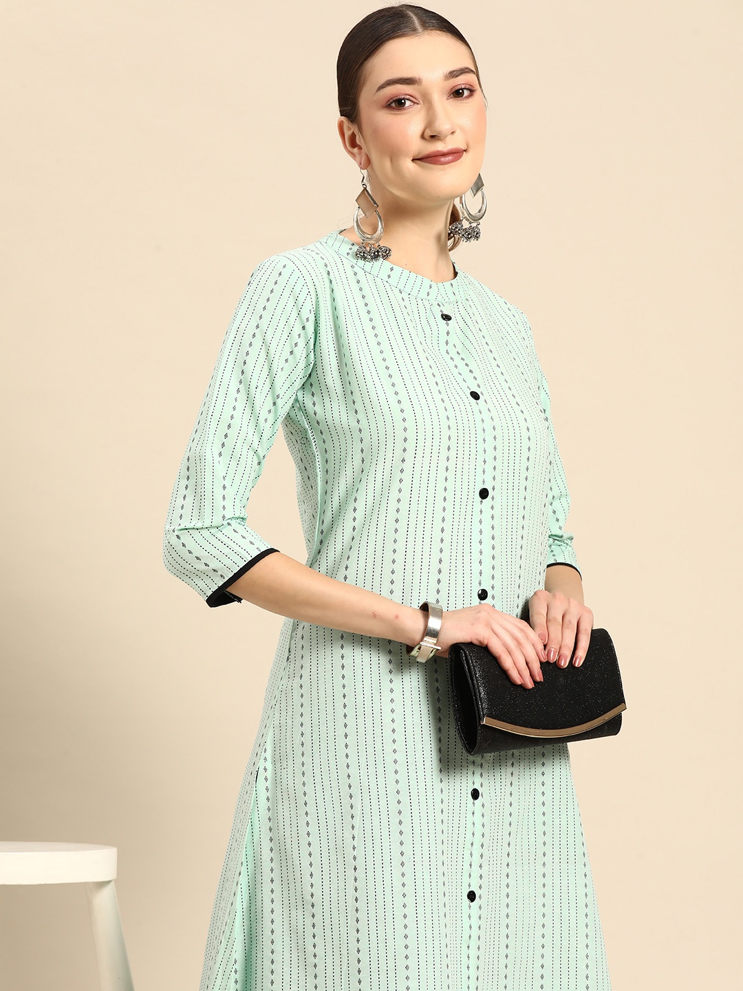 

Sangria Women Mint Green & Black Striped Mandarin Collar Kurta