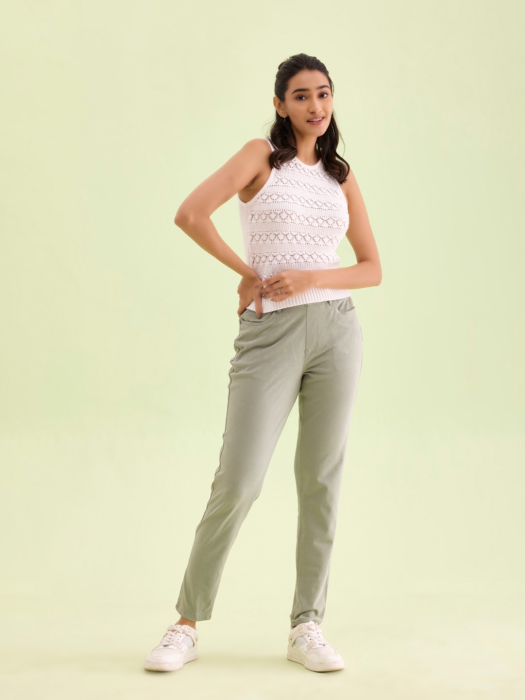 

Go Colors Plus Women Green Cotton Slim Fit Jeggings