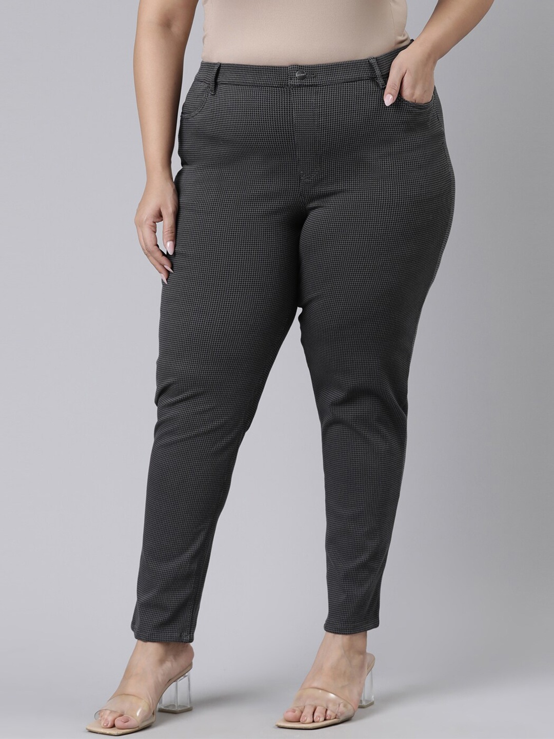 

Go Colors Women Black Plus Size Slim Fit Printed Jeggings
