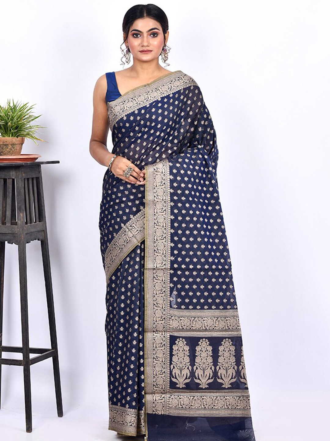 

AllSilks Navy Blue & Gold-Toned Woven Design Zari Kora Silk Cotton Saree