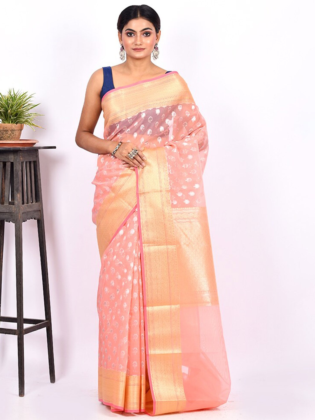 

AllSilks Pink & Gold-Toned Woven Design Zari Kora Silk Cotton Saree