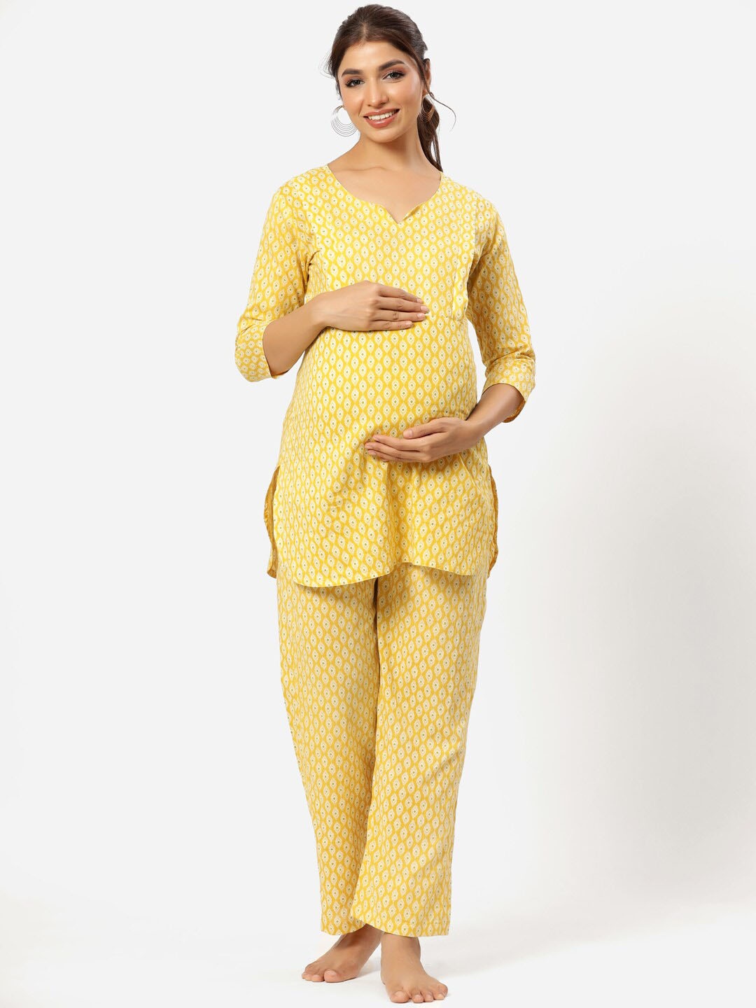 

CRAFIQA 2 Piece Abstract Printed Pure Cotton Maternity & Nursing Night Suit, Yellow