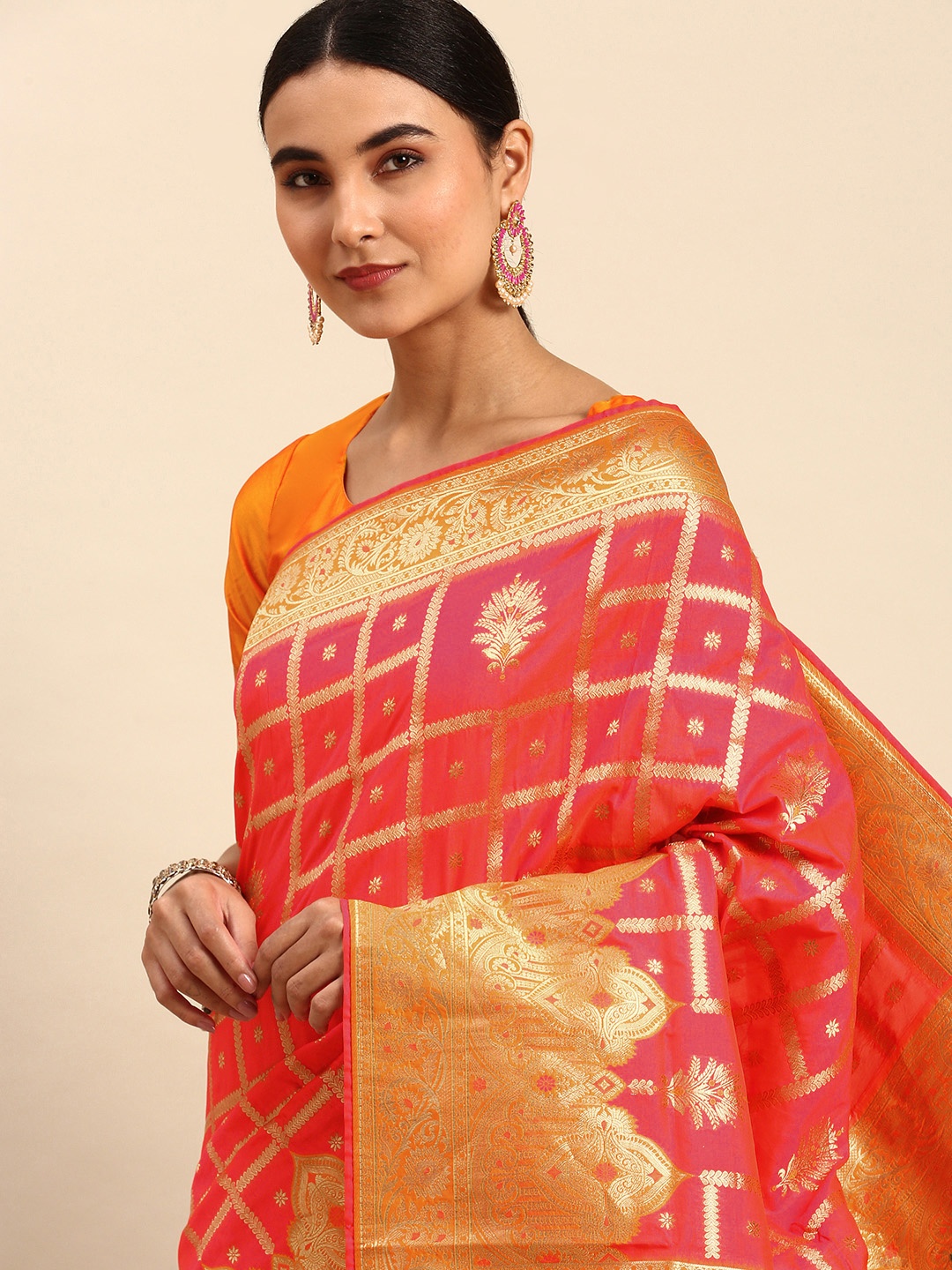 

HEEPOSH Pink & Golden Ethnic Motifs Art Silk Banarasi Saree