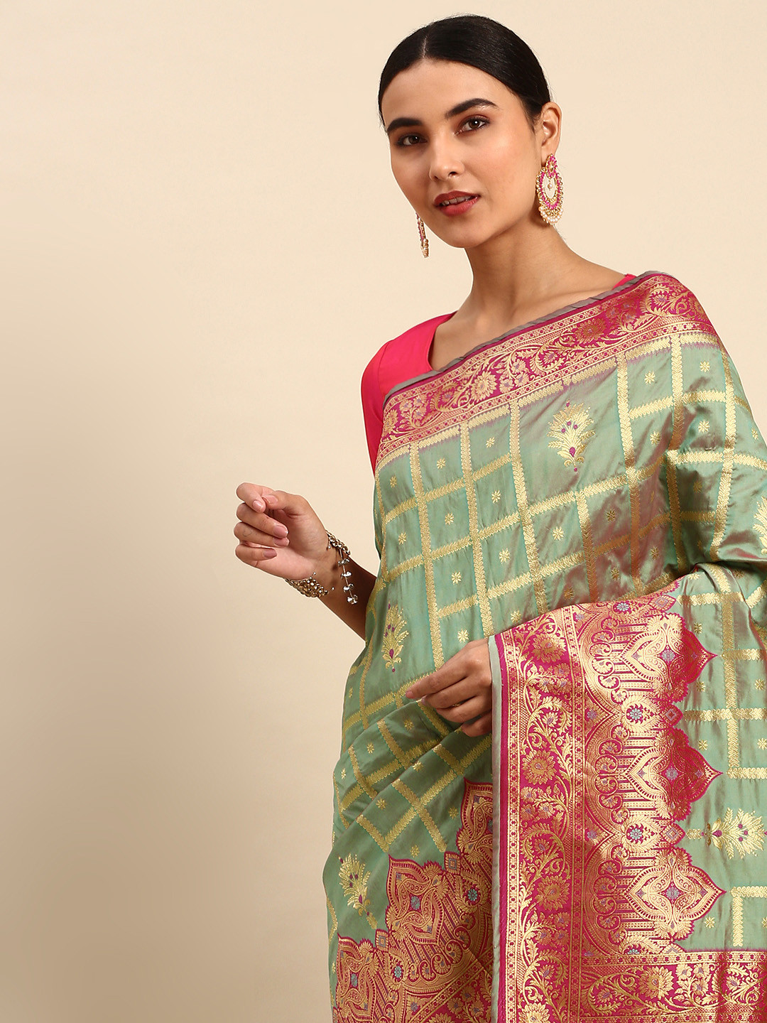 

HEEPOSH Green & Golden Ethnic Motifs Art Silk Banarasi Saree