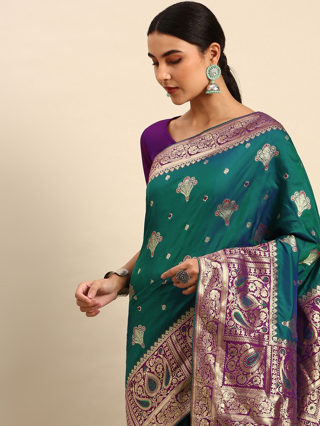 

HEEPOSH Green & Purple Ethnic Motifs Art Silk Banarasi Saree