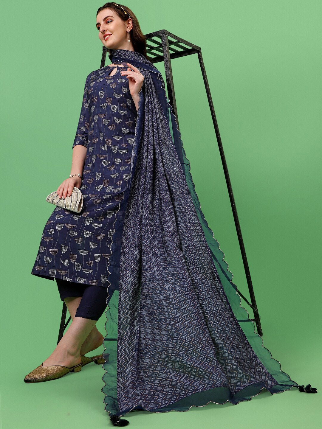 

Seerat Women Blue Floral Printed Thread Work Silk Crepe Kurta with Trousers & With Dupatta