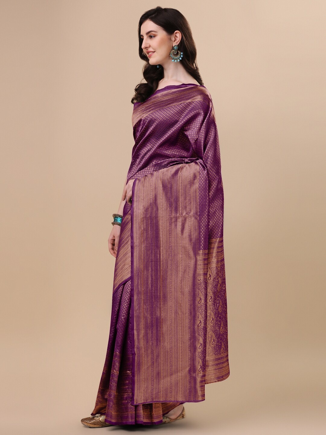 

KALINI Magenta & Gold-Toned Woven Design Zari Silk Blend Banarasi Saree