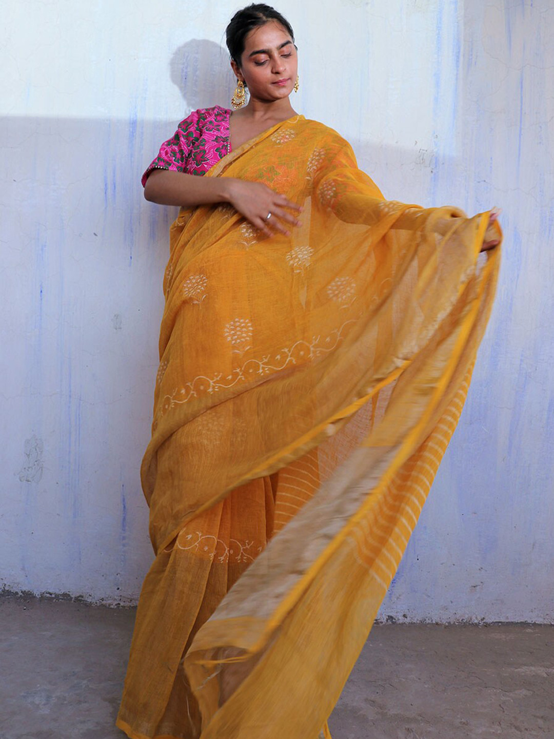 

Chidiyaa Yellow & Off White Ethnic Motifs Printed Pure Linen Saree