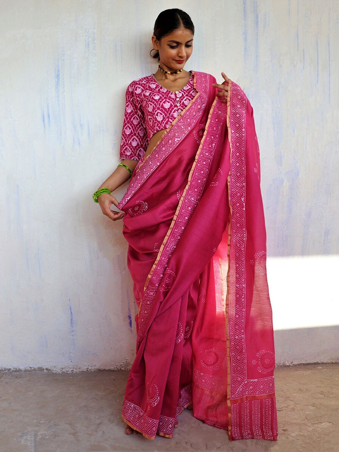 

Chidiyaa Pink & White Printed Zari Pure Silk Chanderi Saree