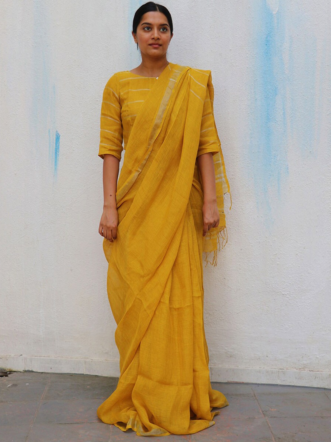 

Chidiyaa Mustard & Silver-Toned Solid Pure Linen Saree