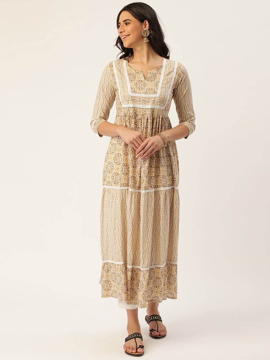 

HEEPOSH Women Beige & White Tribal Print Tiered Anarkali Kurta