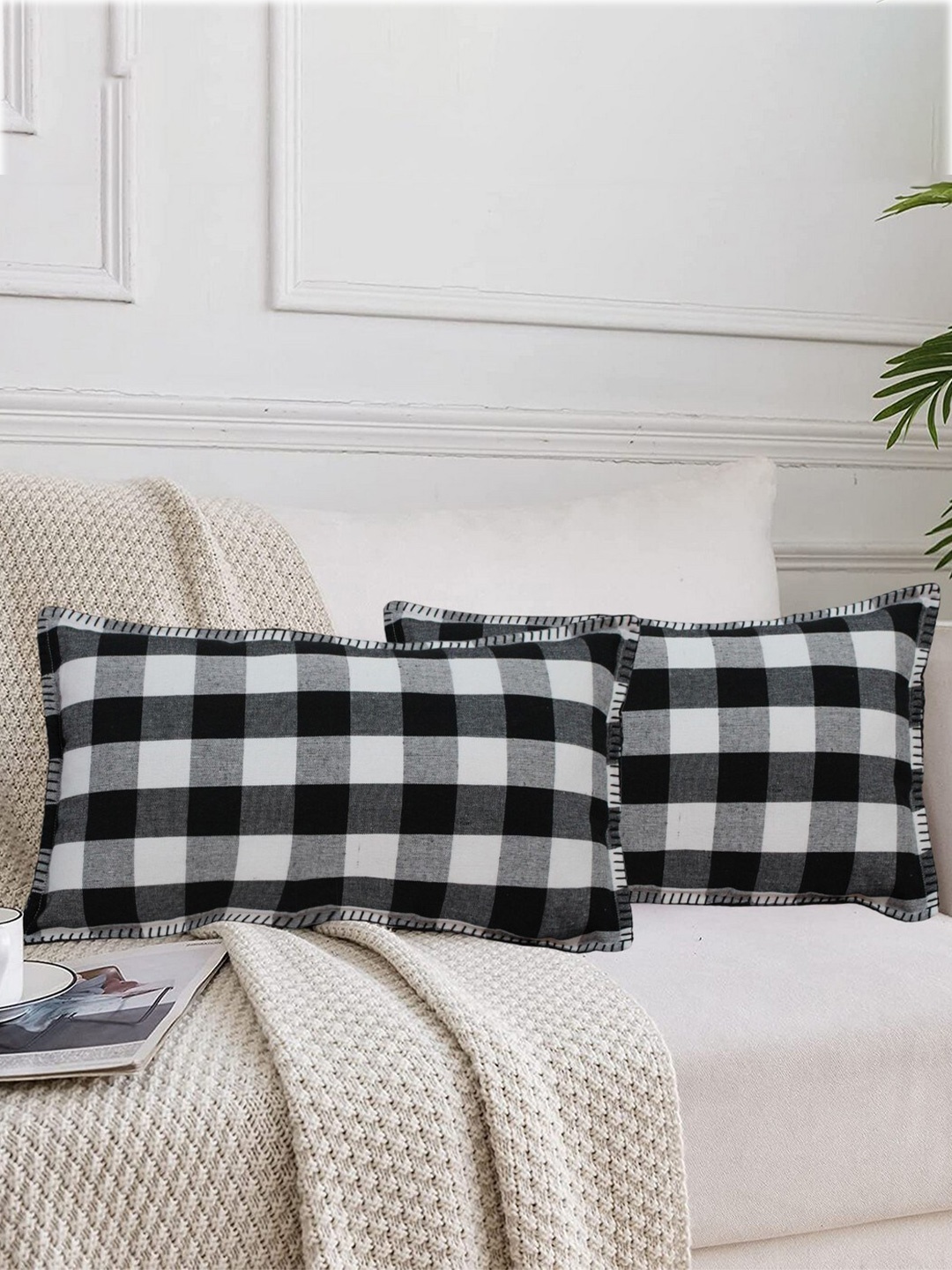 

Lushomes Black & White Set of 2 Checked Cotton Rectangle Cushion Covers