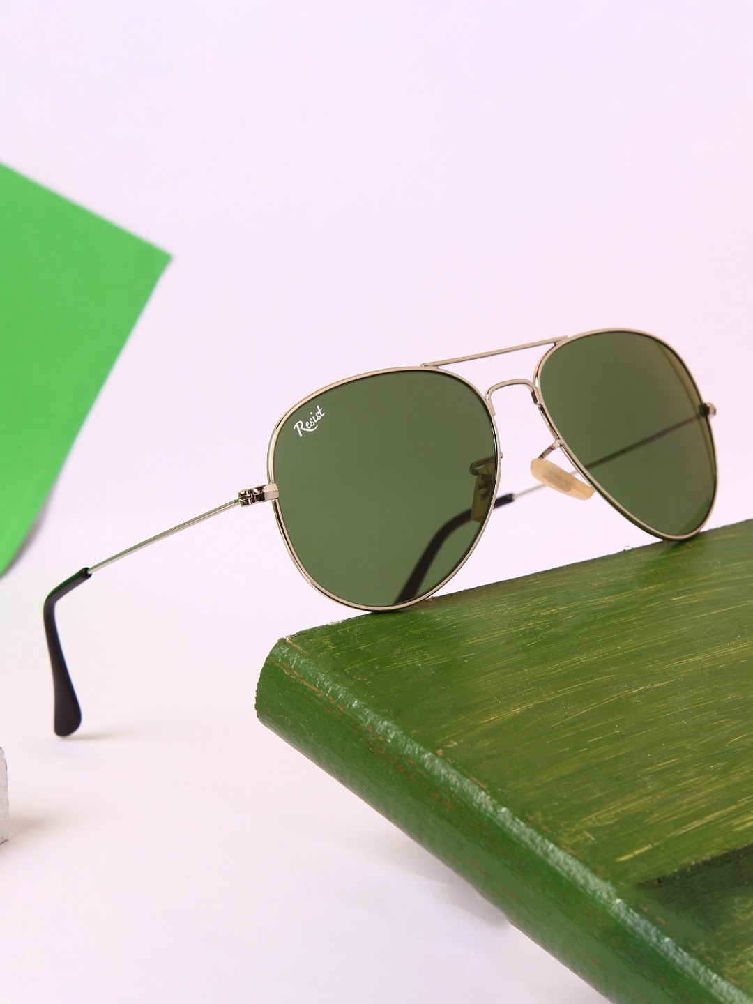 

RESIST EYEWEAR Unisex Green Lens & Silver-Toned Aviator Sunglasses with UV Protected Lens