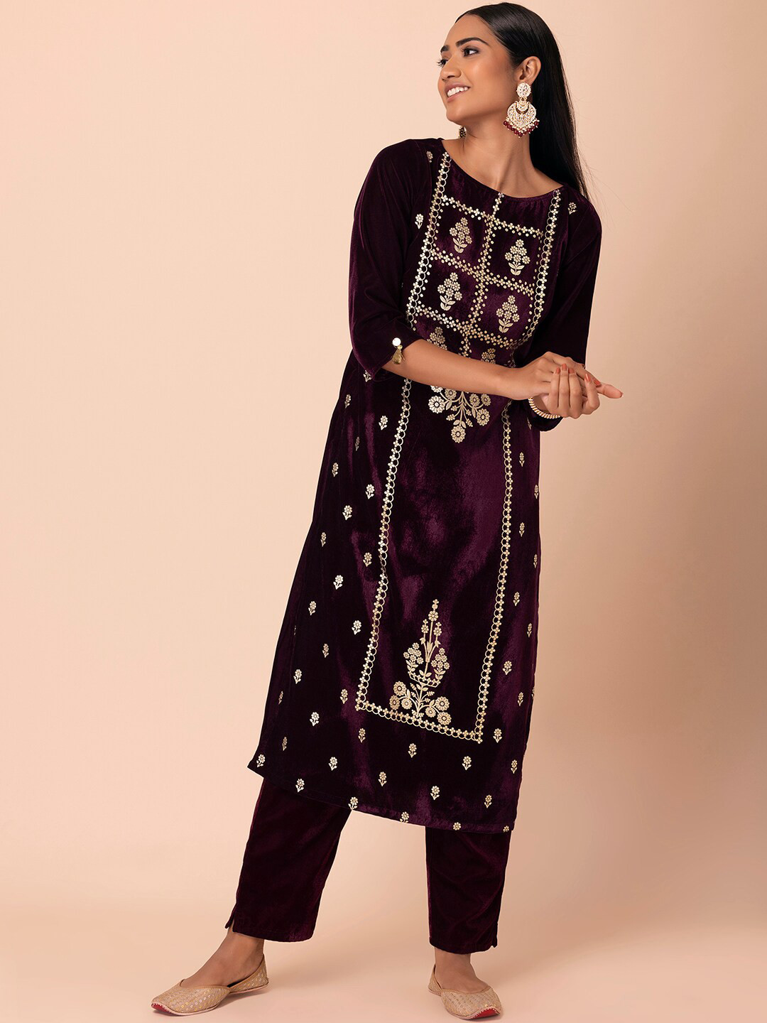 

Rang by Indya Floral Embroidered Thread Work Velvet Kurta, Maroon