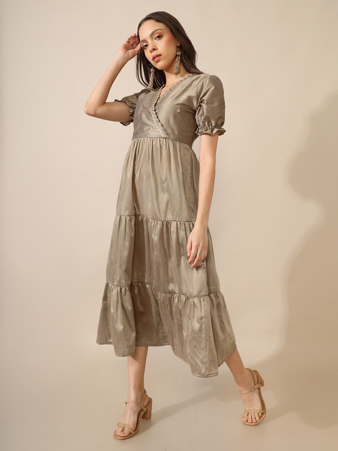 

Saaki Self Design Puff Sleeves Midi Dress, Grey