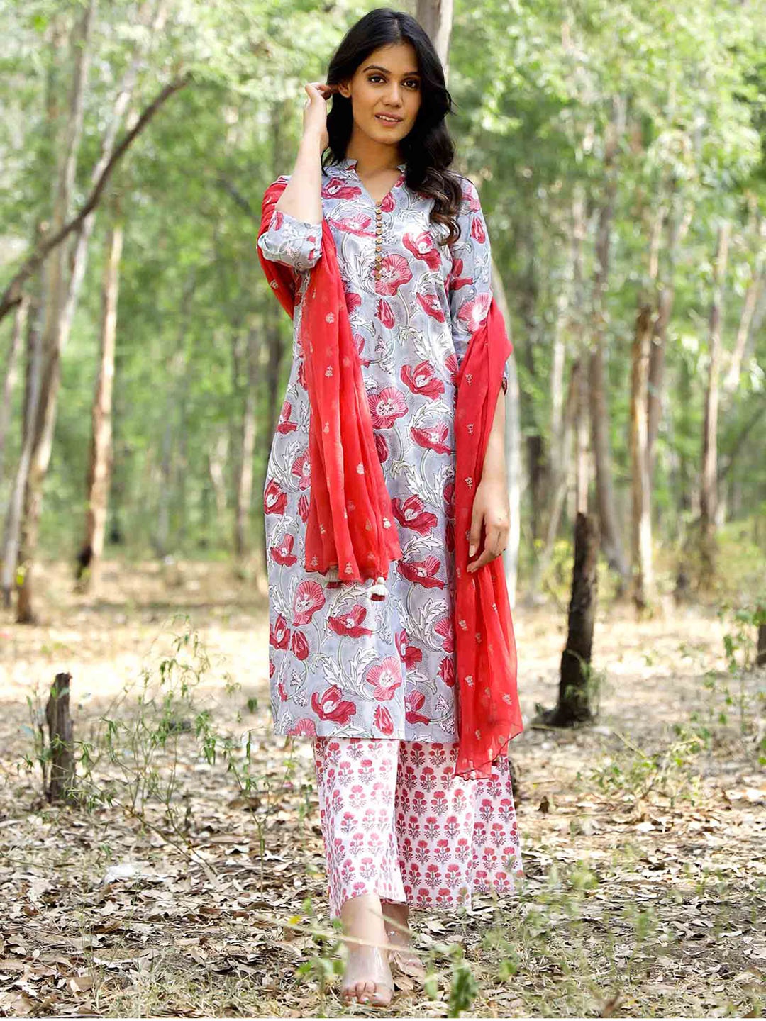 

Kapraaha Women Grey Floral Printed Pure Cotton Kurta with Palazzos & With Dupatta