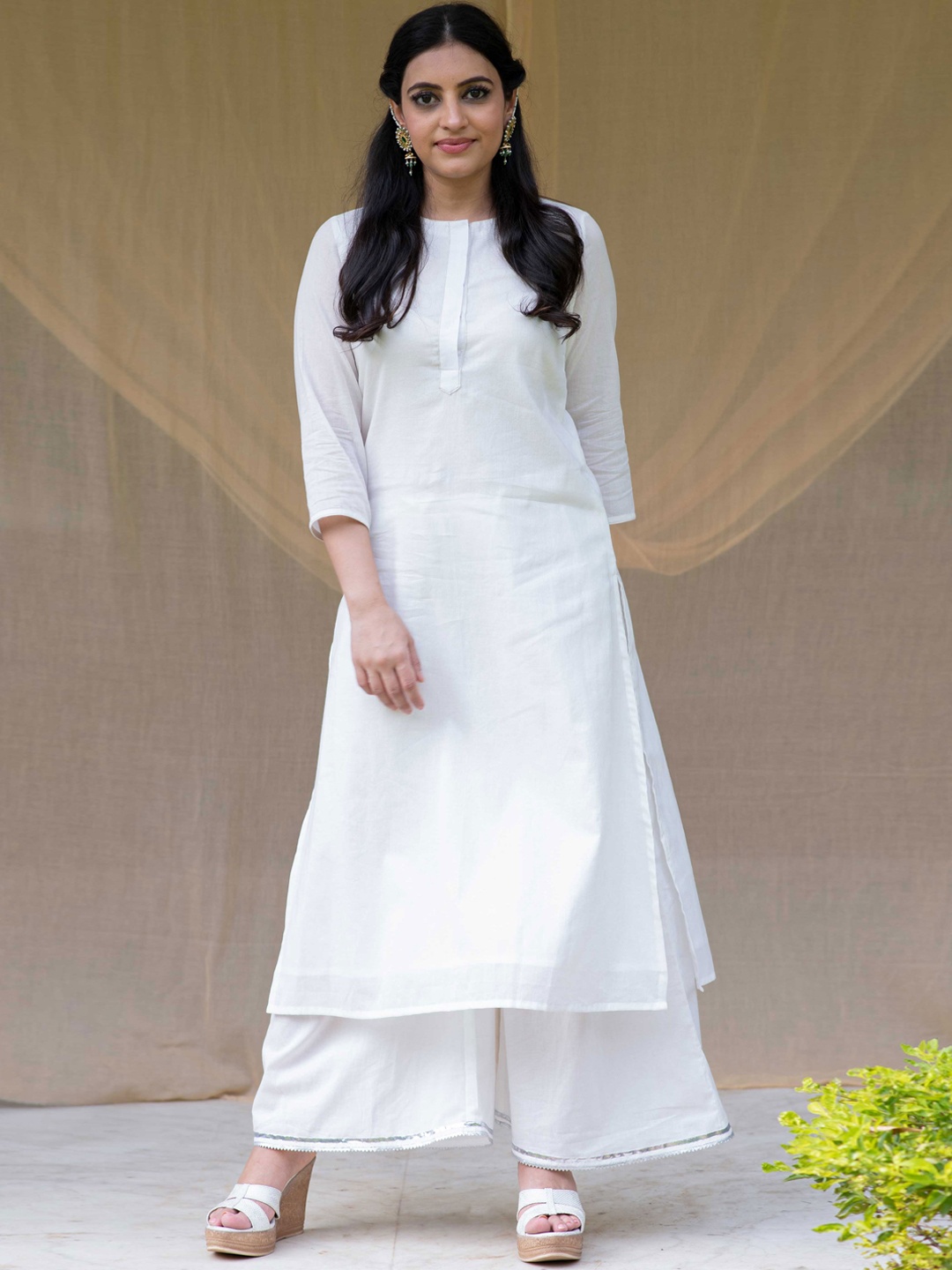 

Kapraaha Women White Pure Cotton Kurta with Palazzos