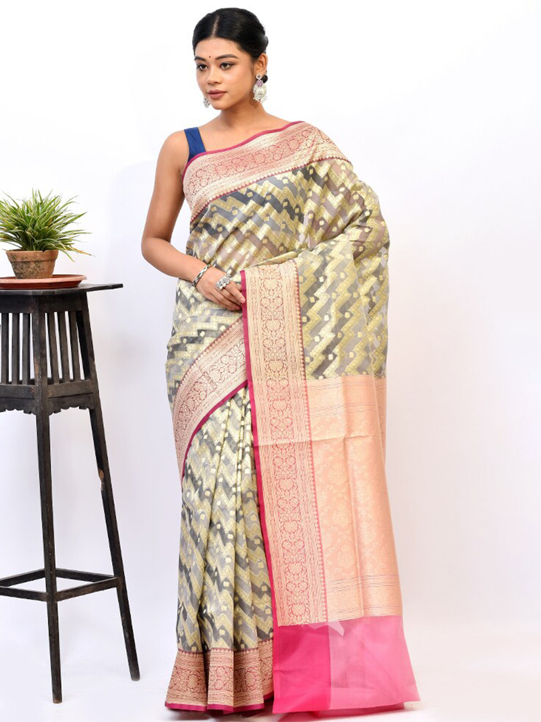 

AllSilks Cream-Coloured & Gold-Toned Woven Design Zari Kora Silk Cotton Saree