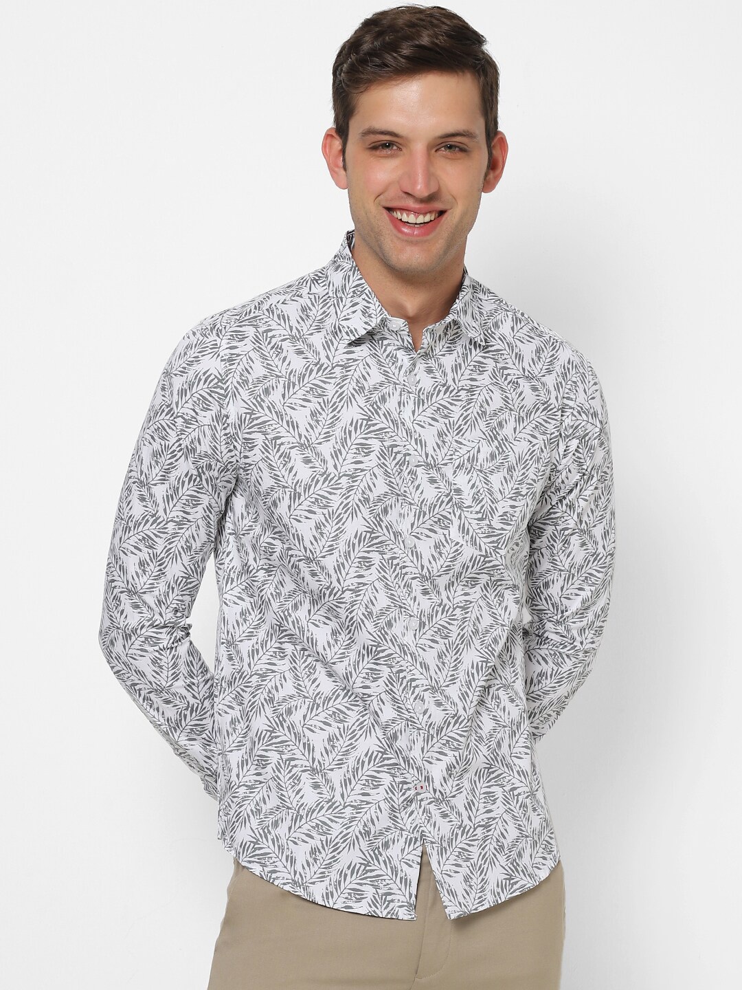 

VASTRADO Men White Floral Printed Cotton Casual Shirt