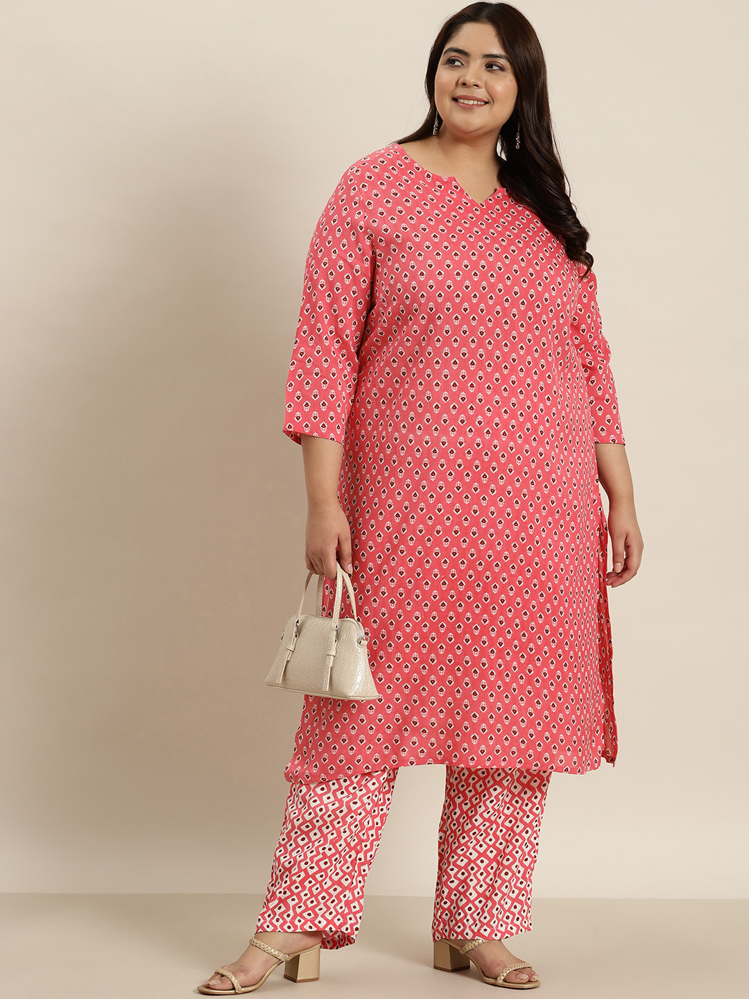 

Sztori Plus Size Ethnic Motifs Printed Kurta with Trousers, Pink