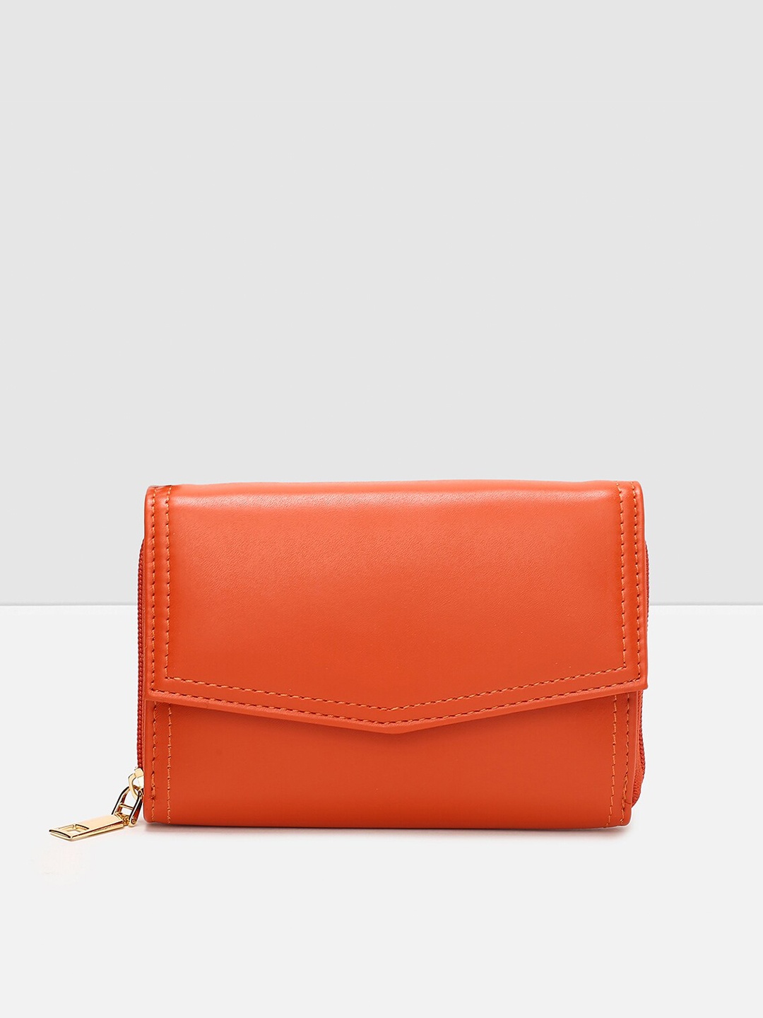 

max Women Orange Envelope