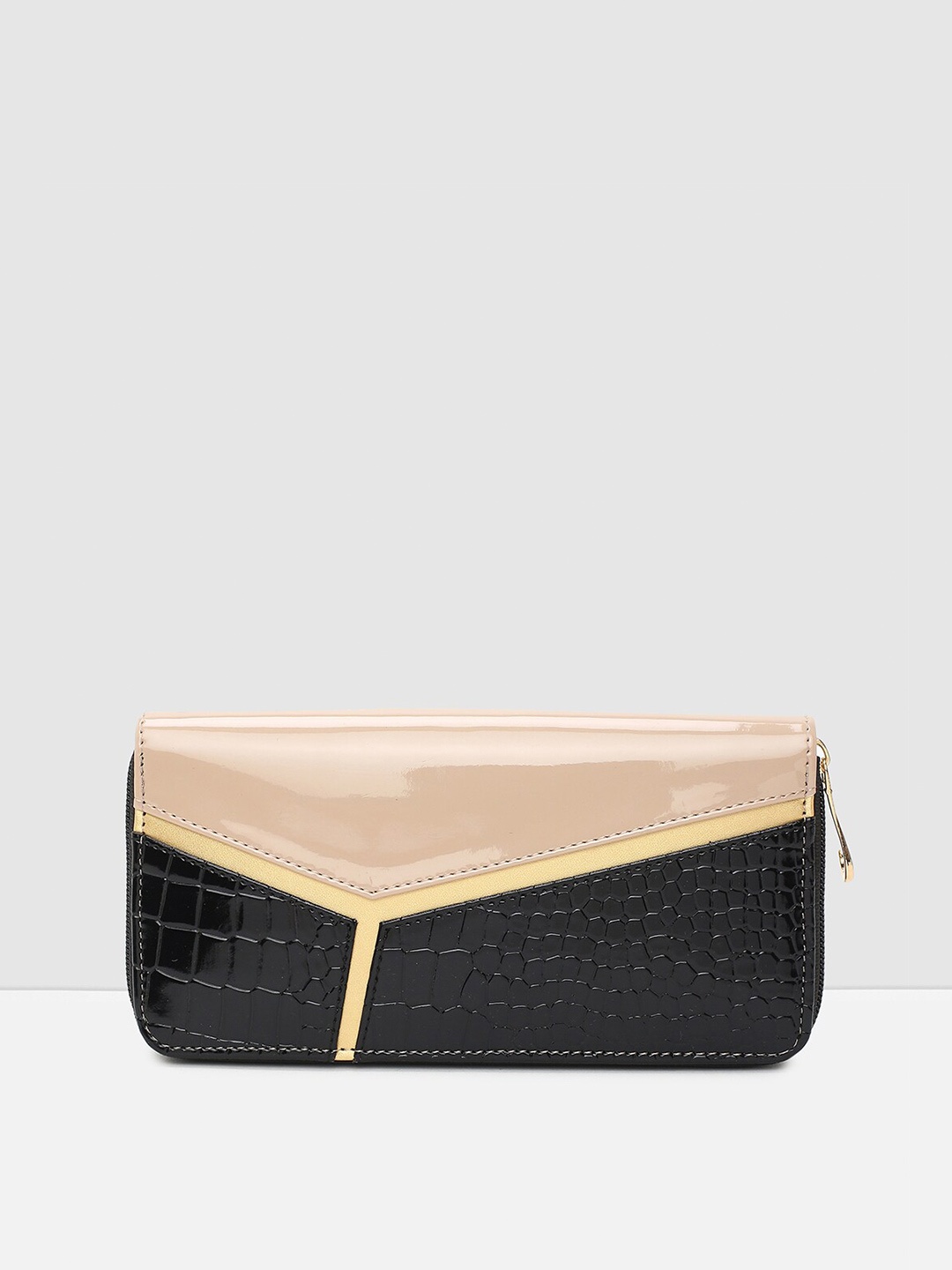 

max Women Beige & Black Two Fold Wallet