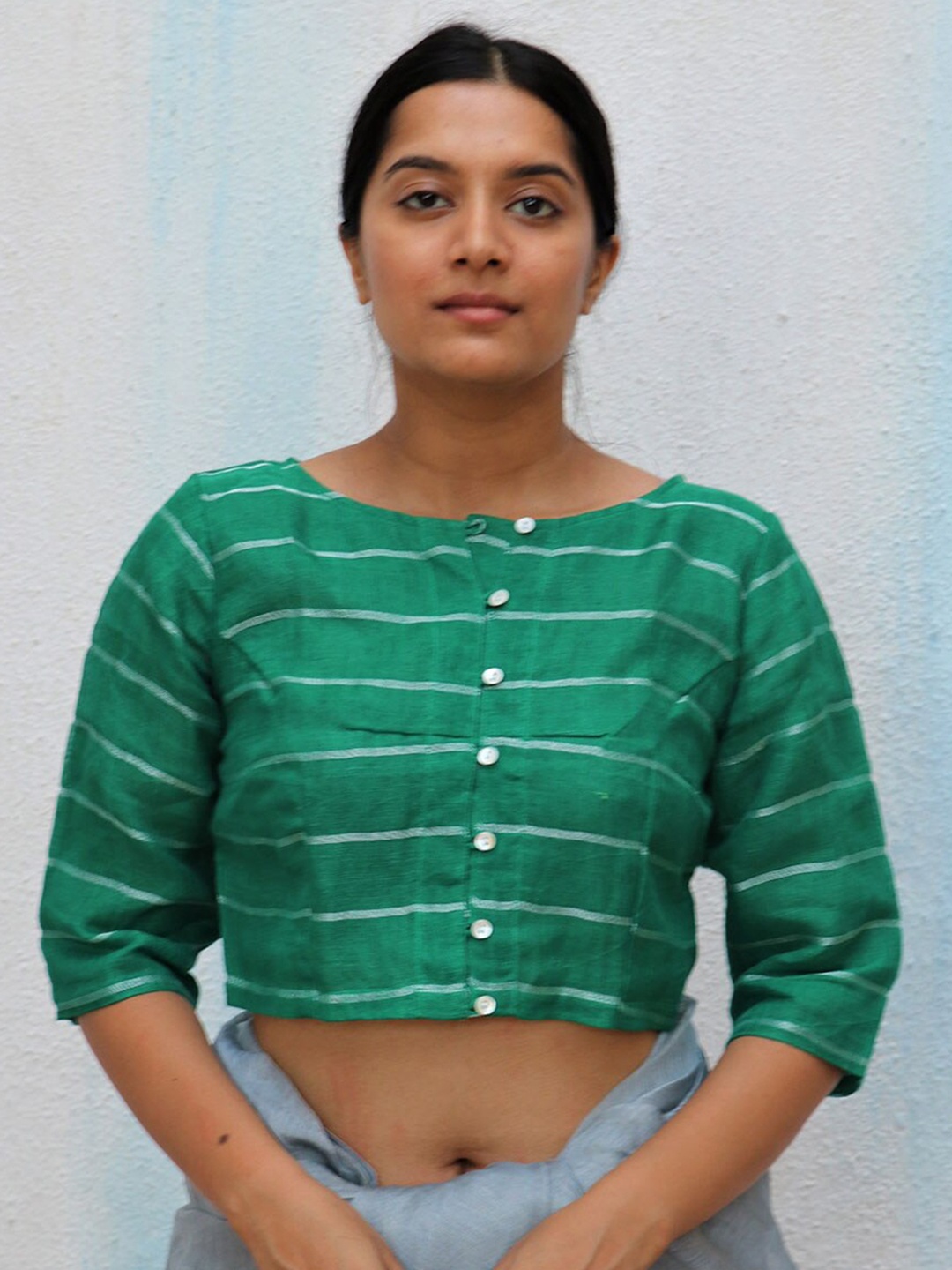 

Chidiyaa Women Green Handwoven Linen Saree Blouse