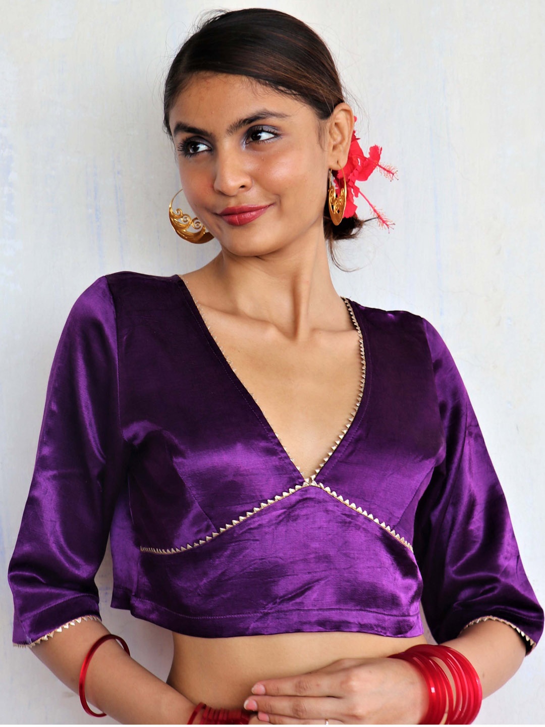 

Chidiyaa Women Violet-Coloured Solid Saree Blouse