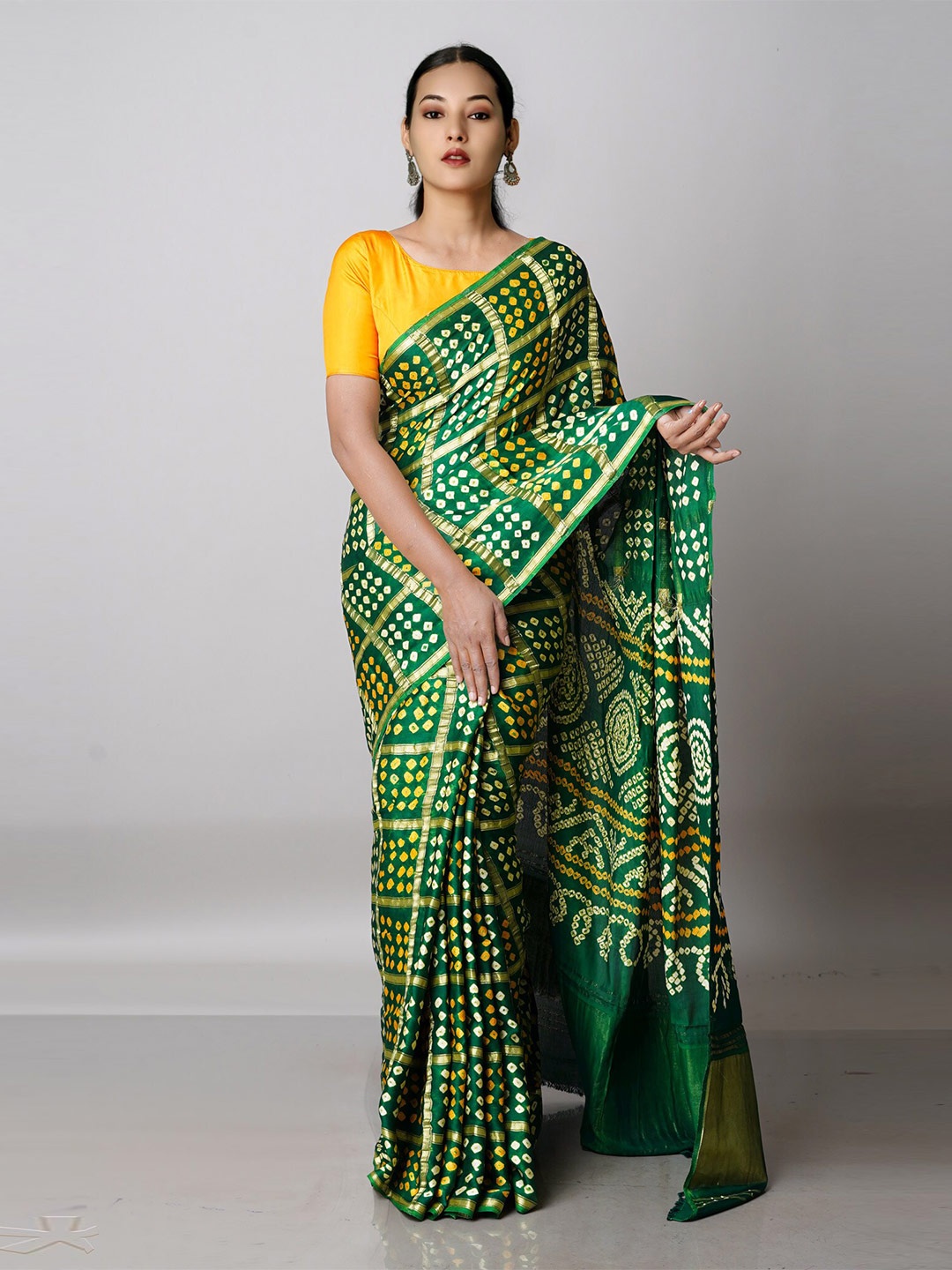 

Unnati Silks Dark Green & Gold-Toned Bandhani Printed Zari Saree