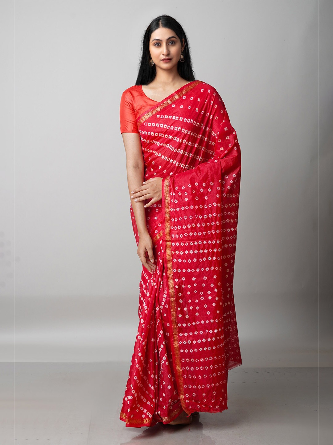 

Unnati Silks Pink & White Bandhani Printed Zari Saree, Red