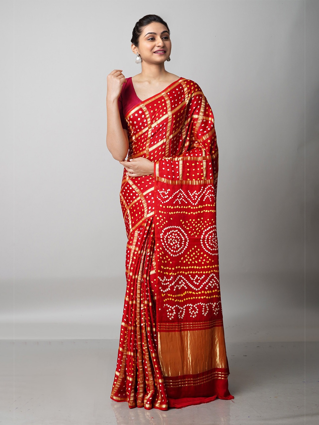 

Unnati Silks Maroon & Gold toned Bandhani Printed Zari Saree, Green