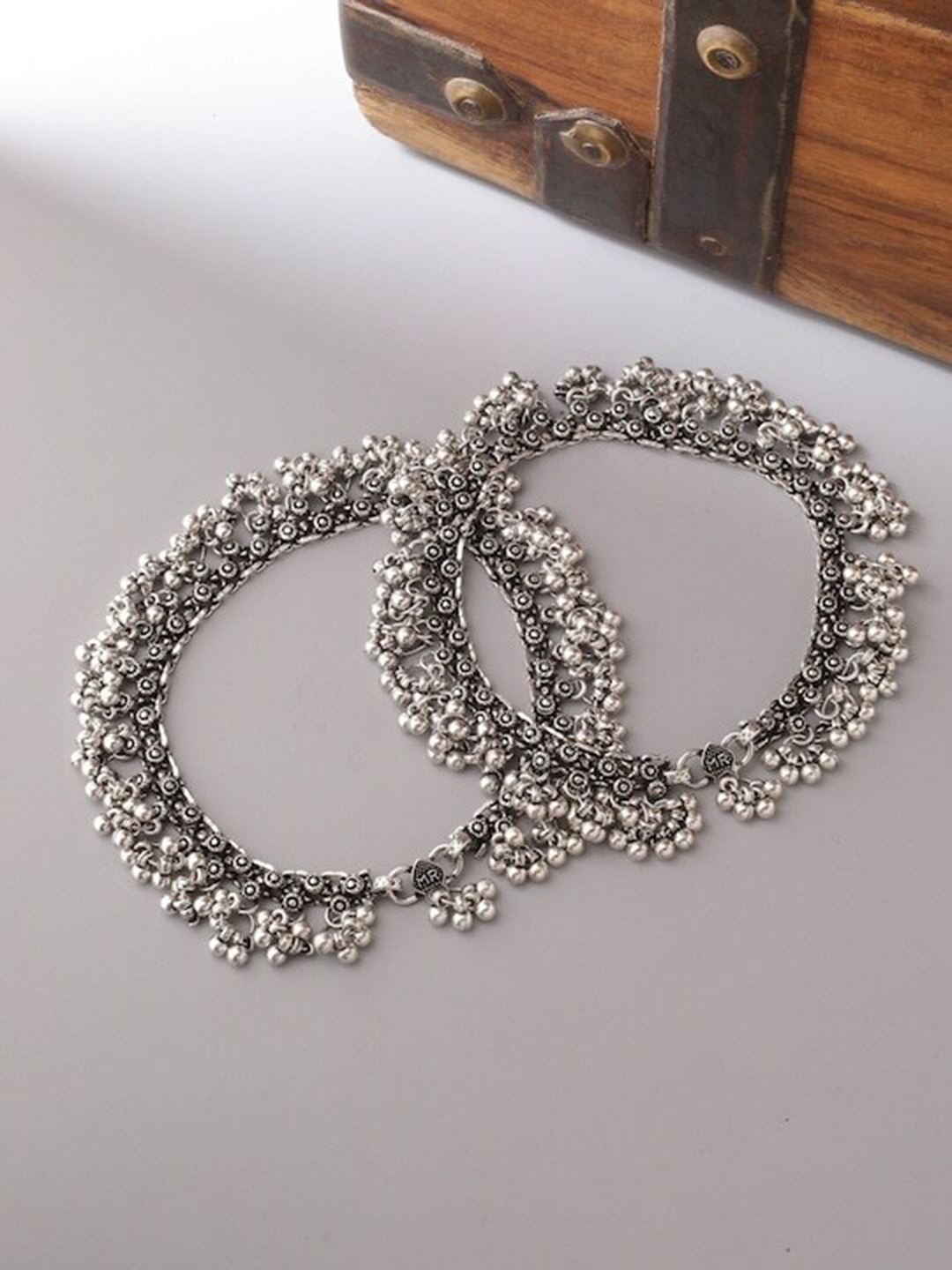 

Infuzze Silver-Plated Beaded Oxidised Anklets