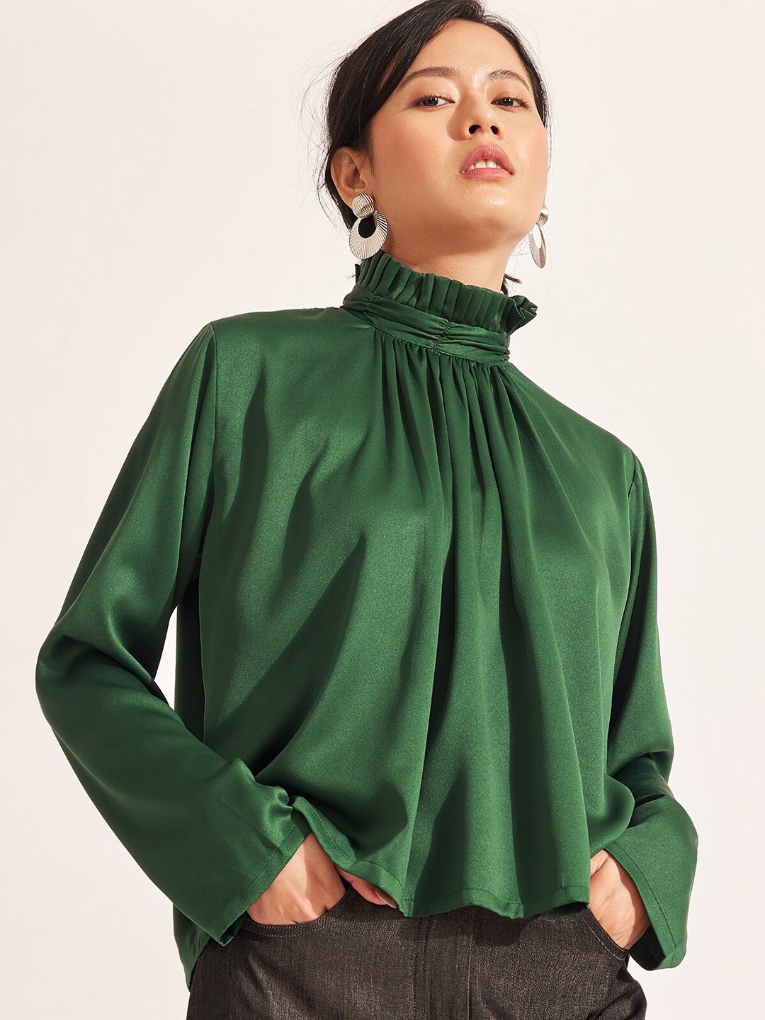 

The Label Life Women Green Solid High Neck Satin Top
