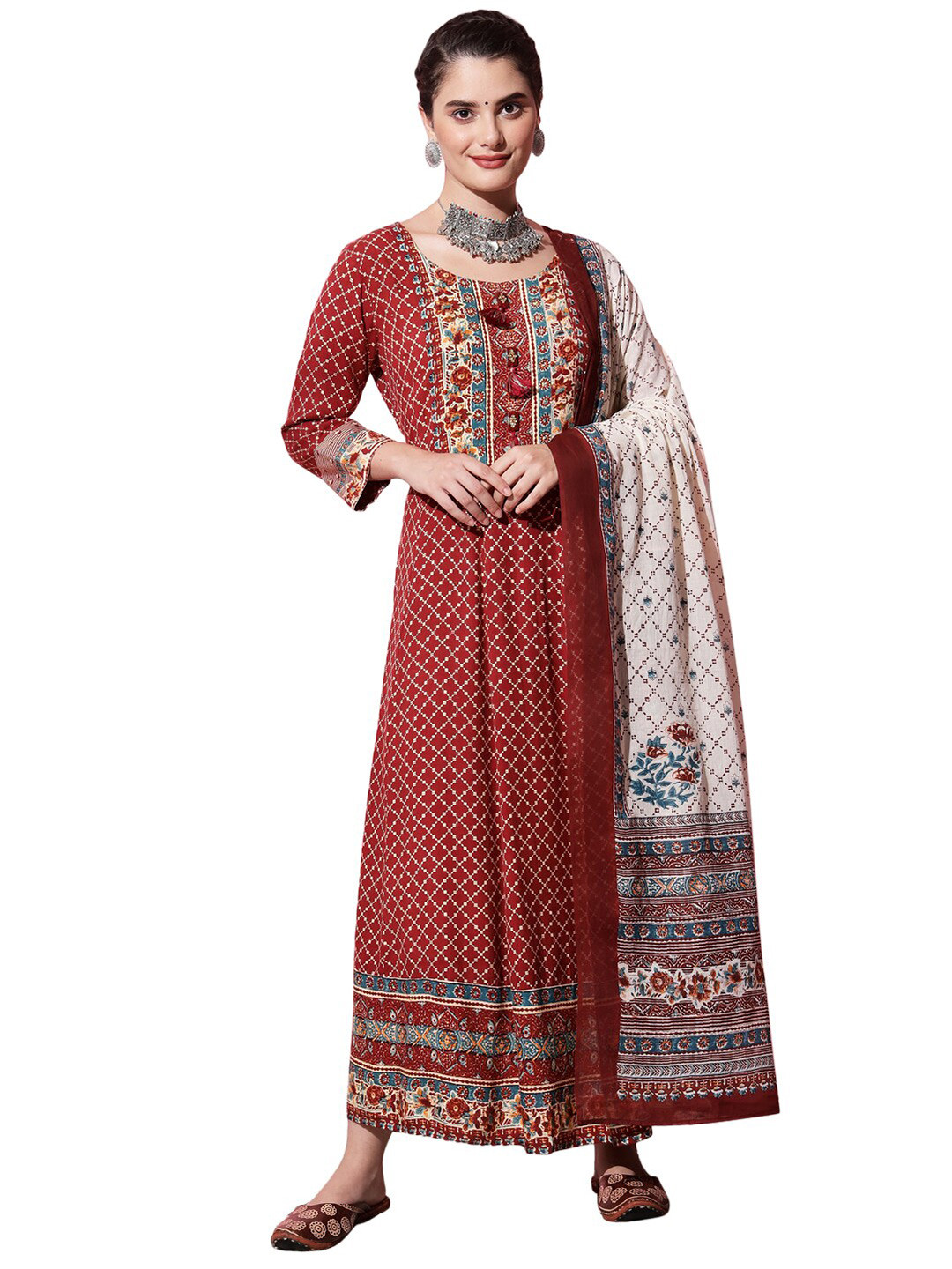 

AMIRAS INDIAN ETHNIC WEAR Women Maroon Printed Fit & Flare Ethnic Dress With Dupatta