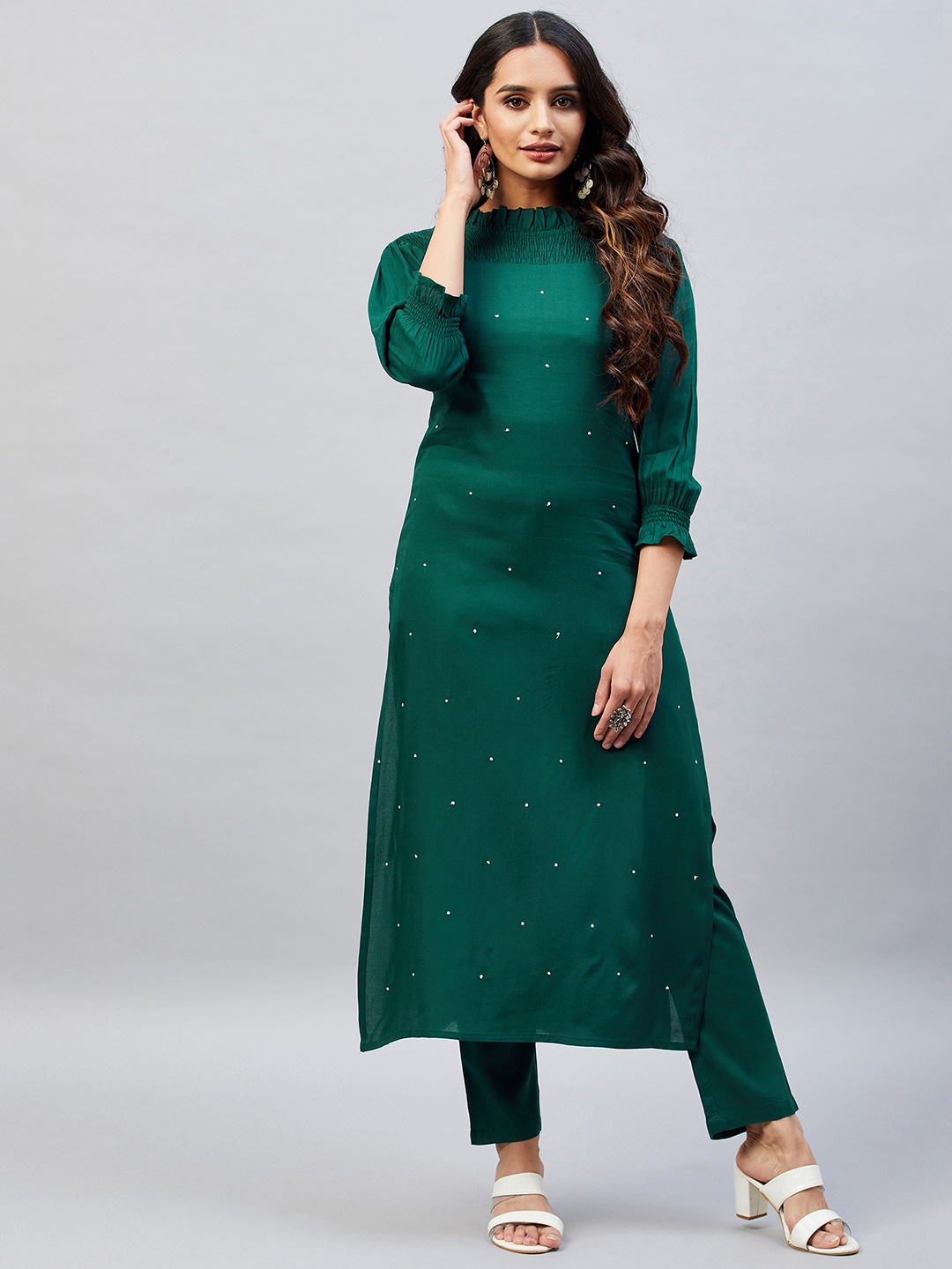 

Aaheli Women Green Beads and Stones Kurta with Trousers