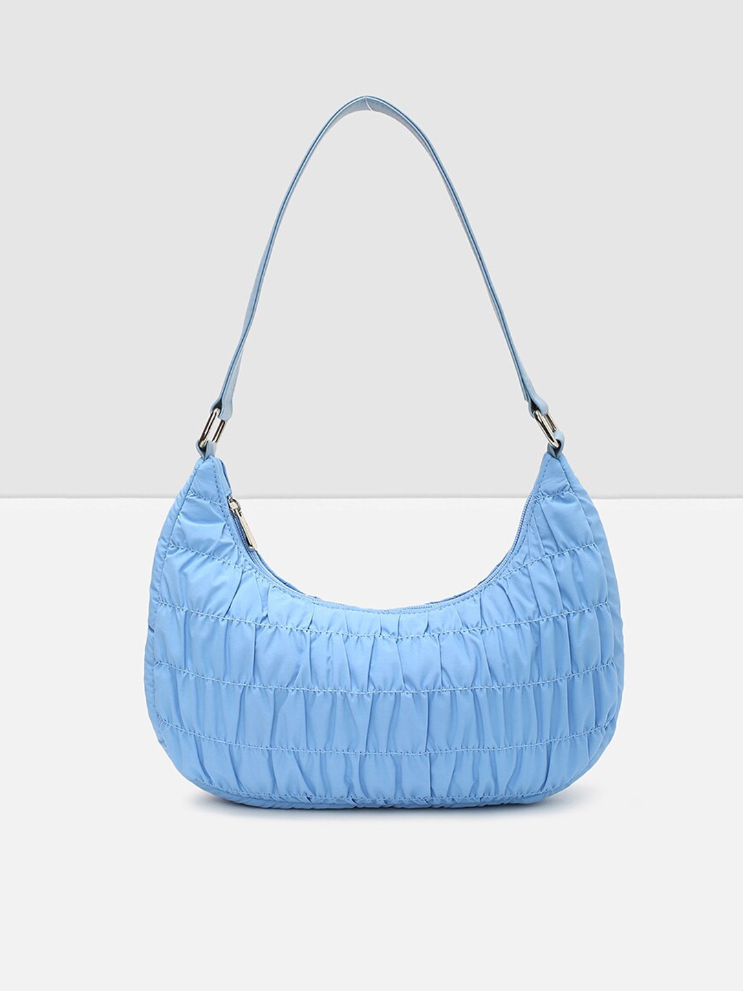 

max Women Blue Structured Handheld Bag with Quilted