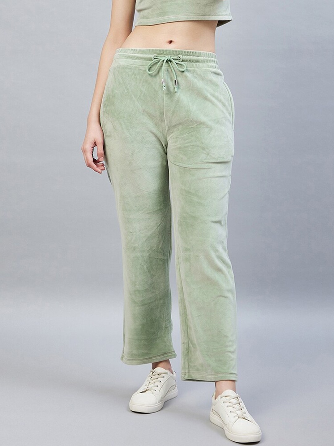 

DELAN Women Green Cotton Solid Track Pants