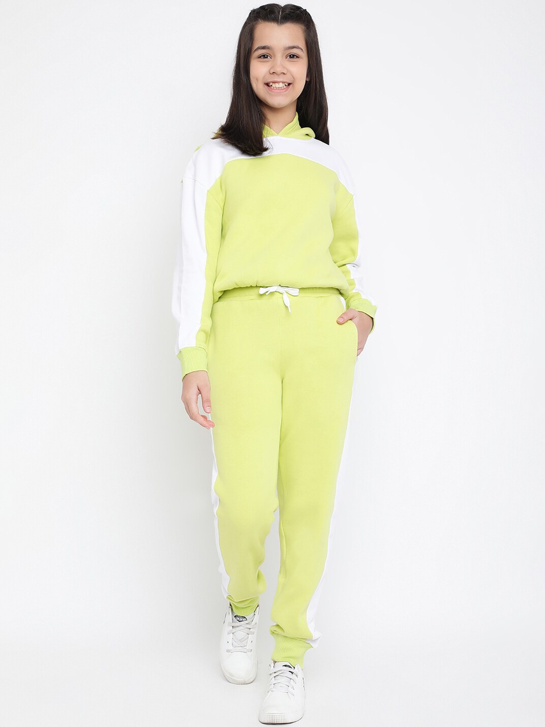 

Lil Tomatoes Girls Lime Green & White Colourblocked Tracksuit